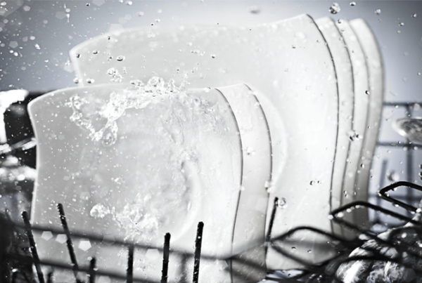 Ultra wash - Genesis Canada Premium high performance Commercial Dishwasher Detergent for a hard water and any temp or soil level to leave sparkling clean dishes.