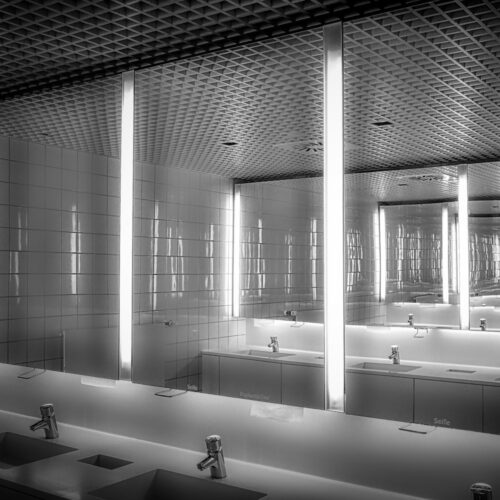 Washroom Cleaning & Sanitation Solutions - MIrrors